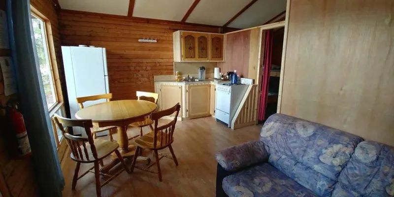 Chalet - Hirondelle — Pourvoirie Lac Dégelis – Pourvoirie Lac Dégelis