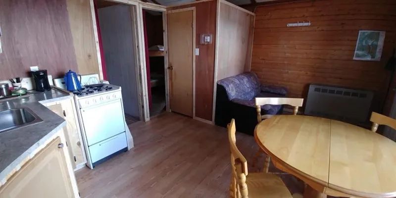 Chalet - Hirondelle — Pourvoirie Lac Dégelis – Pourvoirie Lac Dégelis