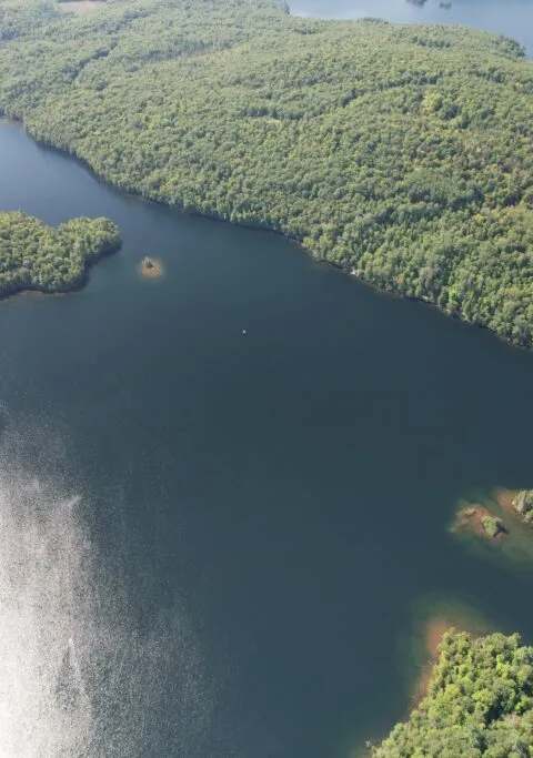 Paysage aérien de la pourvoirie chez Pourvoirie Lac Sopwith, Outaouais, Québec