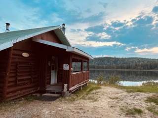 CHALET BARIL – Pourvoirie Mitchinamécus