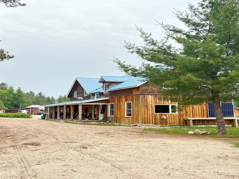 AUBERGE — Pourvoirie Québec Azimut – Pourvoirie Québec Azimut