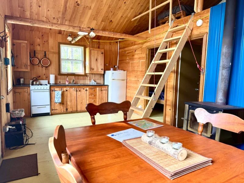 CHALET HÉLÈNA — Pourvoirie Québec Azimut – Pourvoirie Québec Azimut