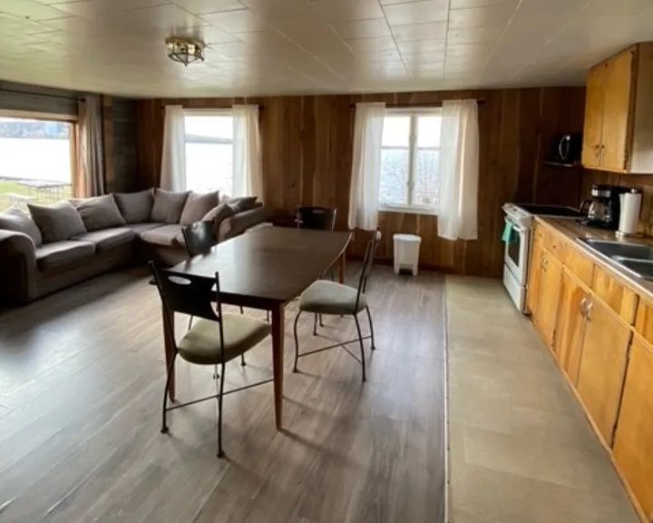 Blue Cabin — Pourvoirie Red Pine – Pourvoirie Red Pine