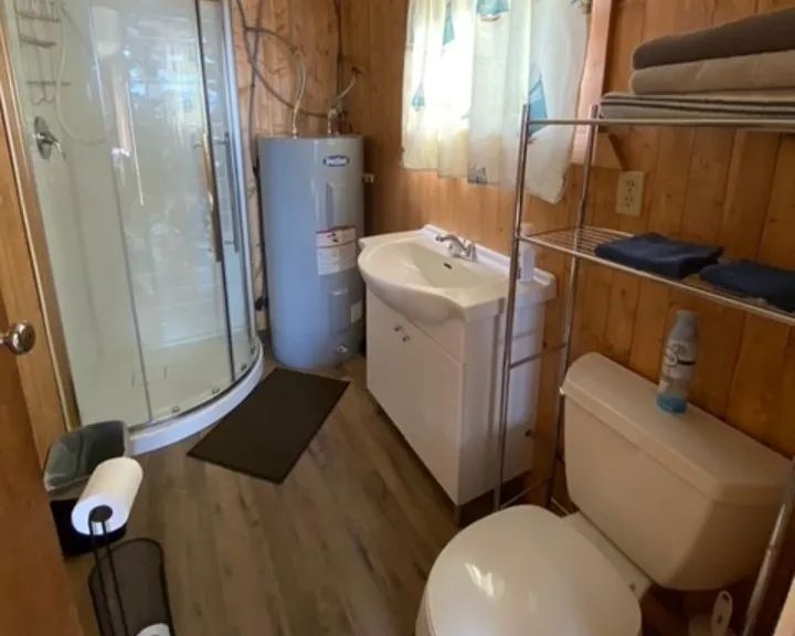 Blue Cabin – Pourvoirie Red Pine