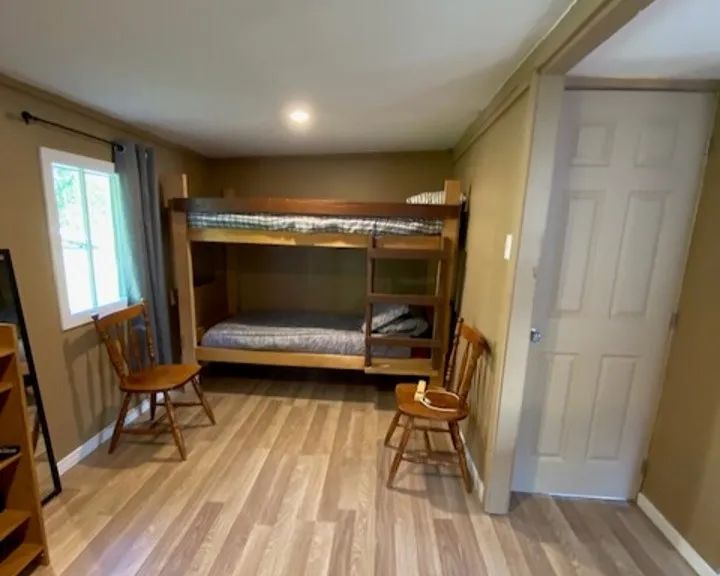 Grey Cabin — Pourvoirie Red Pine – Pourvoirie Red Pine