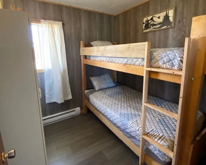 Red Cabin – Pourvoirie Red Pine