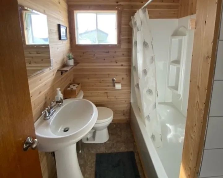Red Cabin – Pourvoirie Red Pine