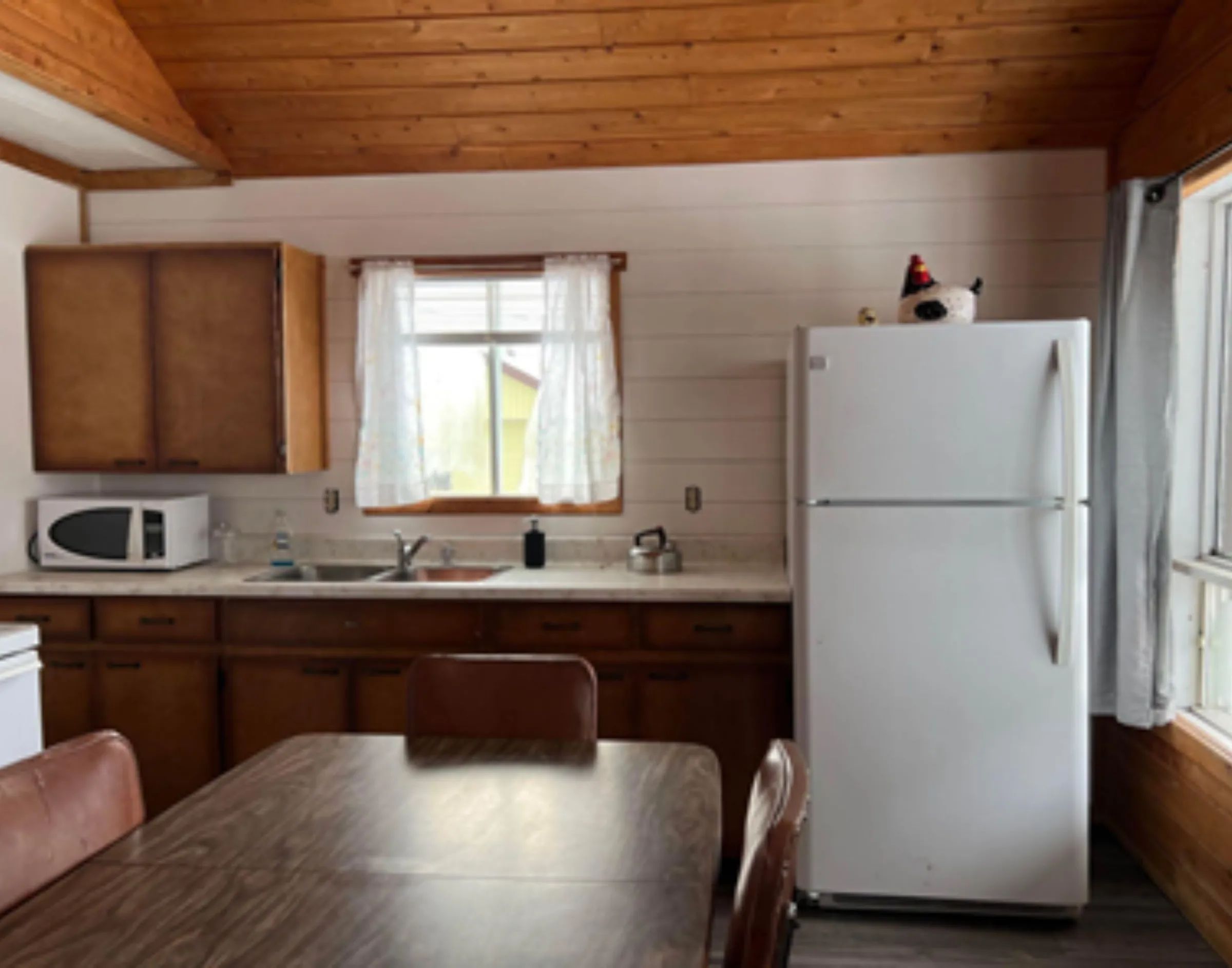 Red Cabin — Pourvoirie Red Pine – Pourvoirie Red Pine