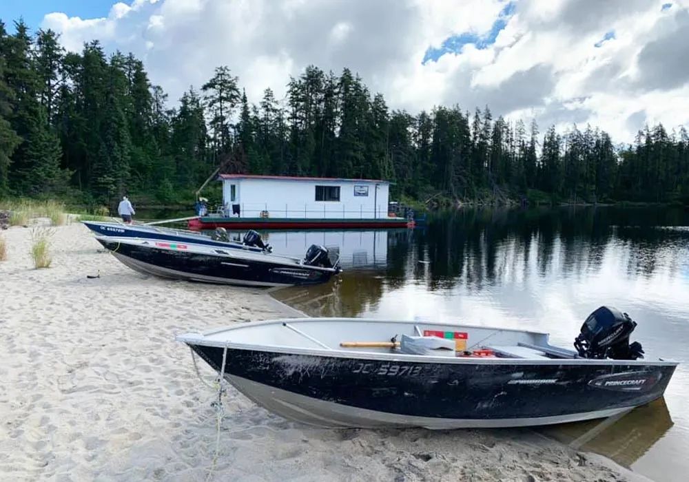 Cabin HOUSEBOAT 17 — Pourvoirie Rivière la Galette – Pourvoirie Rivière la Galette