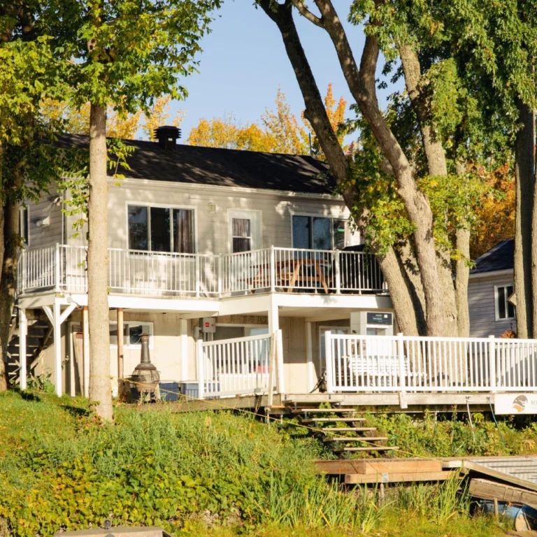 Cabin MORILLON CHALET — Service de Guide Roger Gladu – Service de Guide Roger Gladu