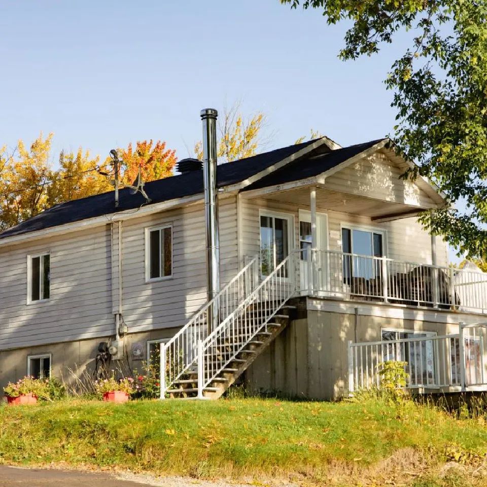 Cabin NID DU GARROT CHALET — Service de Guide Roger Gladu – Service de Guide Roger Gladu