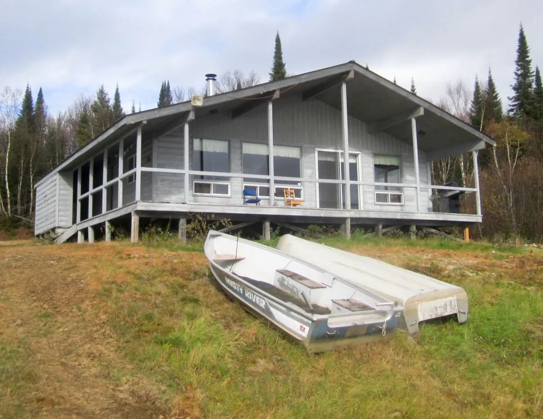CHALET LE FAMILIAL — Pourvoirie Rudy – Pourvoirie Rudy