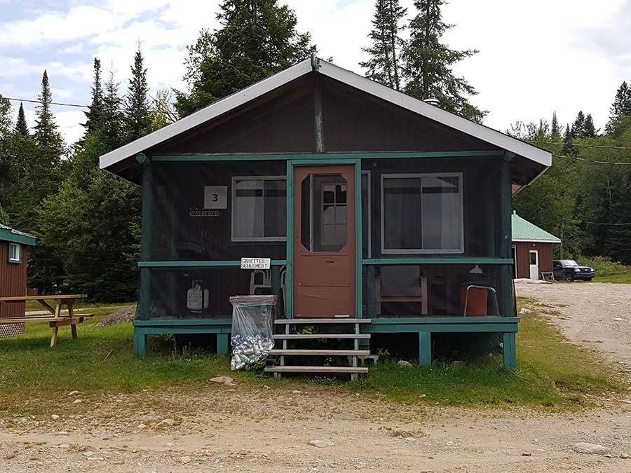 Chalet 3 — Pourvoirie Scott – Pourvoirie Scott
