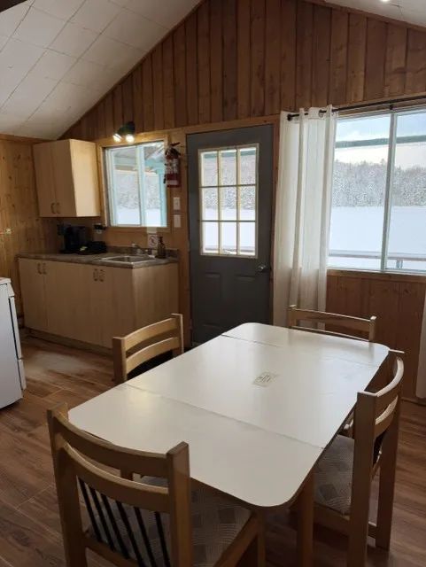 Chalet 5 — Pourvoirie Scott – Pourvoirie Scott