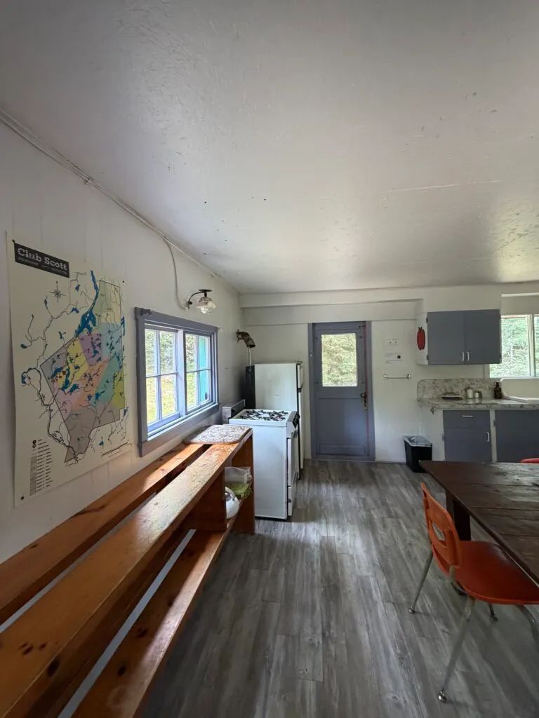 View of the kitchen and dining area in cottage 3 of the outfitter.