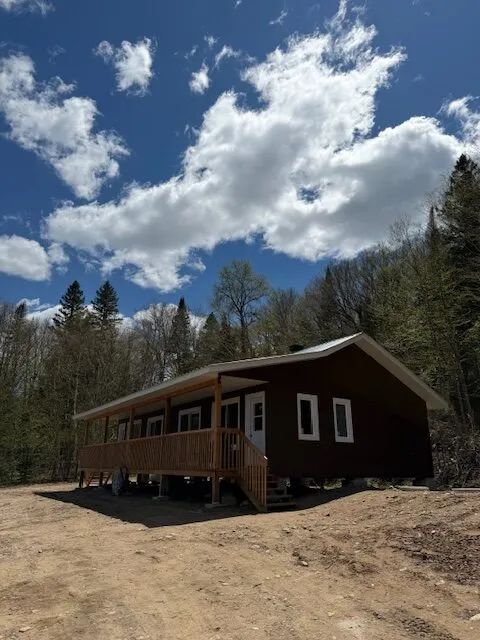 Cabin Cottage 8 — Pourvoirie Scott – Pourvoirie Scott