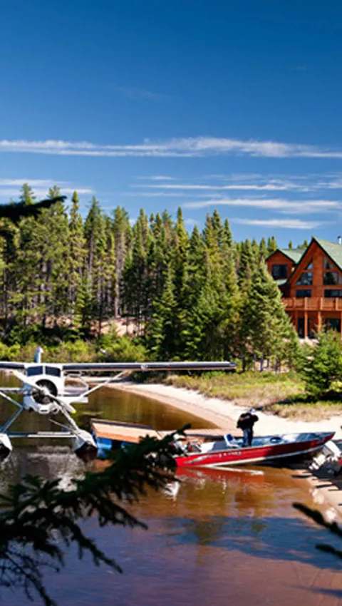 Arriving by floatplane at the outfitter at Pourvoirie St-Cyr Royal, Abitibi-Témiscamingue, Quebec
