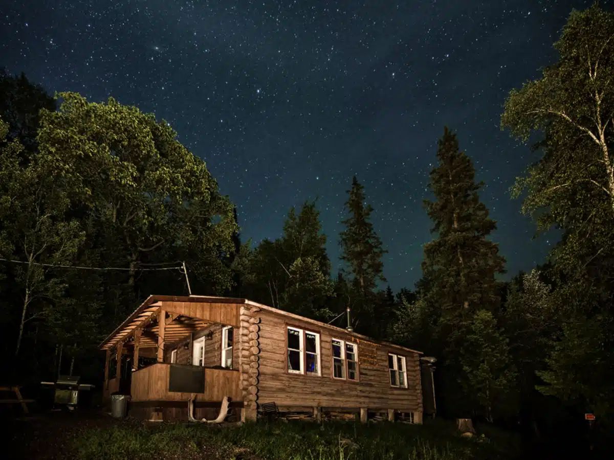 CHALET BOIS ROND — Pourvoirie Tisonagan – Pourvoirie Tisonagan