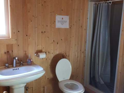 CHALET DU LAC DRAGON – Pourvoirie Waban-Aki