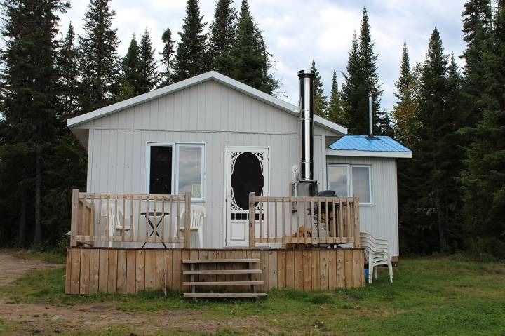 LE MÉSANGEAI CABIN – Pourvoirie Waban-Aki