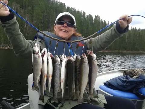 Fishing Brook trout at Pourvoirie Waban-Aki, Mauricie, Quebec — photo 6