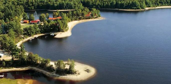 Camping saisonnier avec services — Rabaska Lodge – Rabaska Lodge