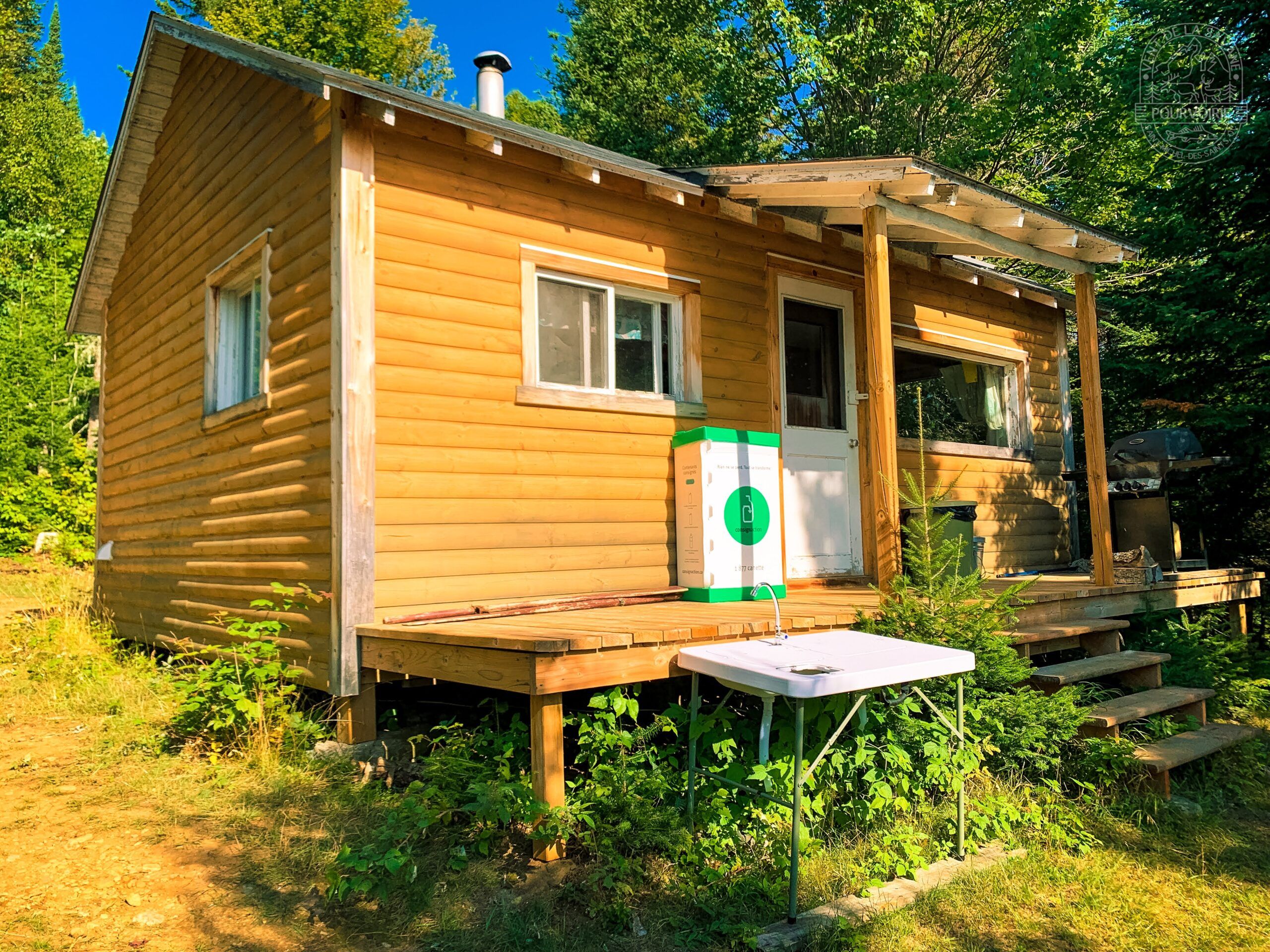 LES HIRONDELLES CABIN — Vent de la Savane – Vent de la Savane