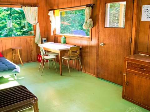 LES HIRONDELLES CABIN – Vent de la Savane