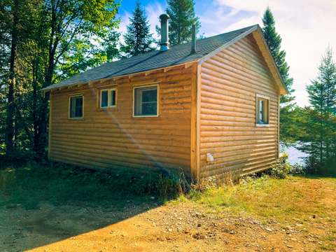 LES HIRONDELLES CABIN – Vent de la Savane