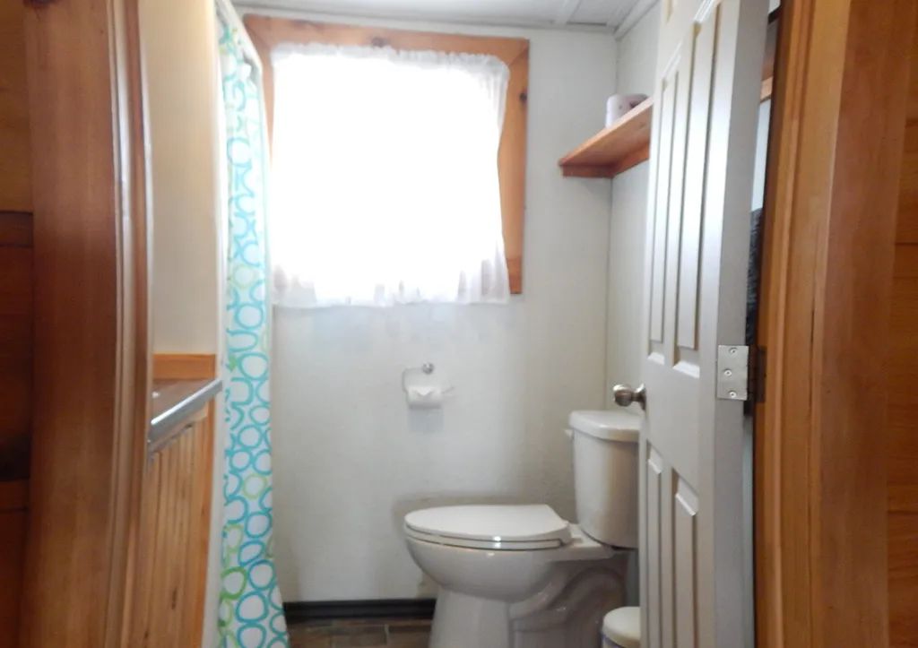 La salle de bain fonctionnelle du chalet 3.