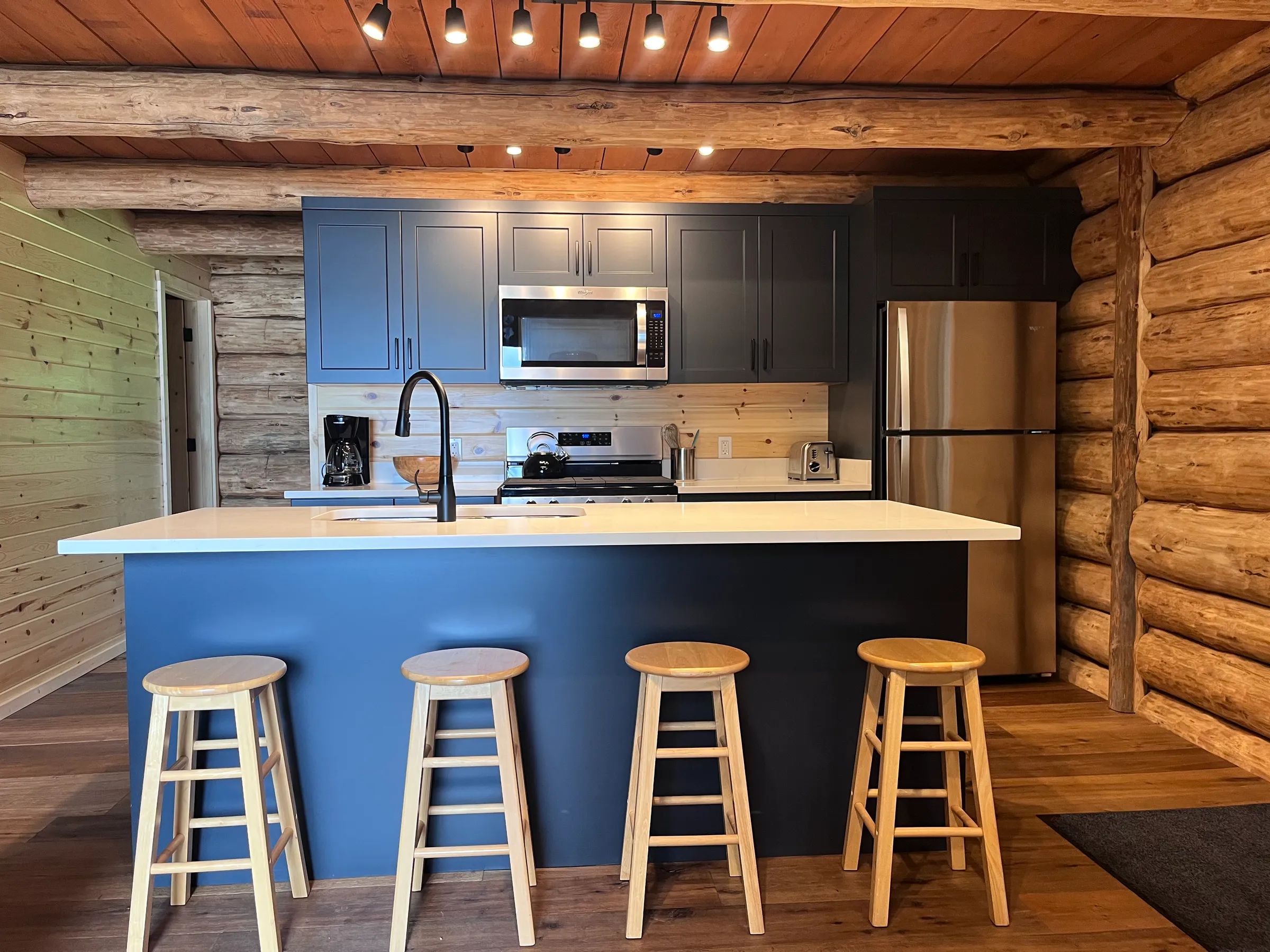 Cabin Whiskey Jack — Andy Lake Resort & Conference Centre – Andy Lake Resort & Conference Centre