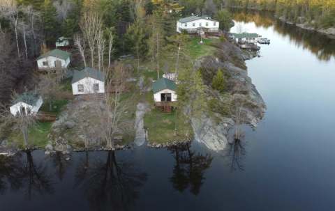 Photo de Bear’s Den Lodge sur la Rivière des Français, On