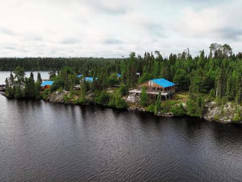 Auberge avec service complet – Brace Lake Outfitters