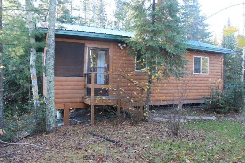 Oak – Eagle Lake Island Lodge