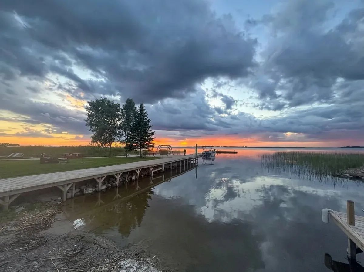 Photo de Harris Hill Resort – Lake of The Woods sur la Rivière à la Pluie, On