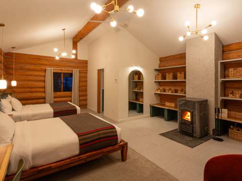 Deluxe Room – Bell 2 Lodge