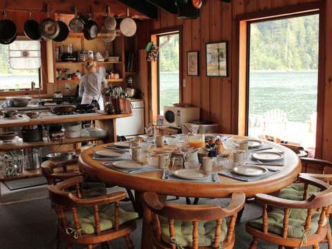 Lodge flottant Coastal Springs – Coastal Springs Lodge