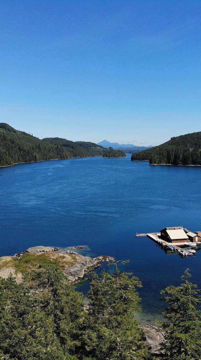 Photo de Coastal Springs Lodge sur l'Île de Vancouver, Bc