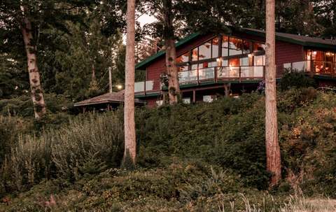 Photo of Dolphins North Lodge in Vancouver Island, BC