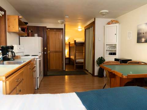 Boat Shop Suite – Finn Bay Lodge