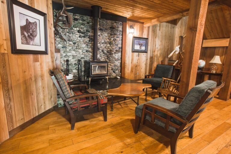 Pavillon Pitt River Lodge — Pitt River Lodge – Pitt River Lodge