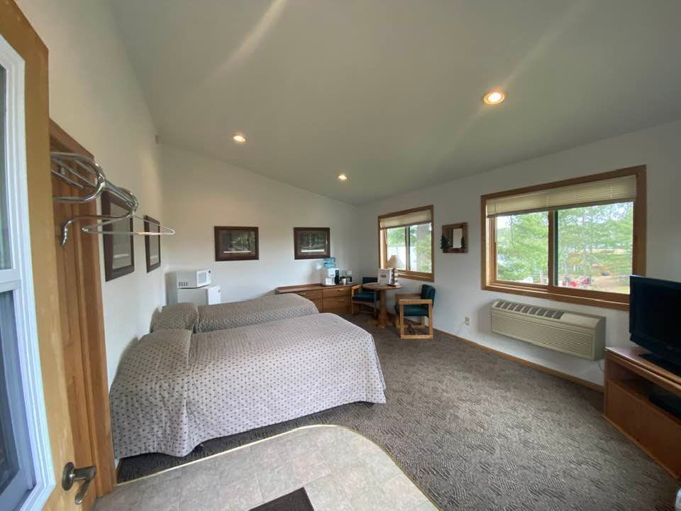 Chalet Whitepine — Pine Point Lodge – Pine Point Lodge