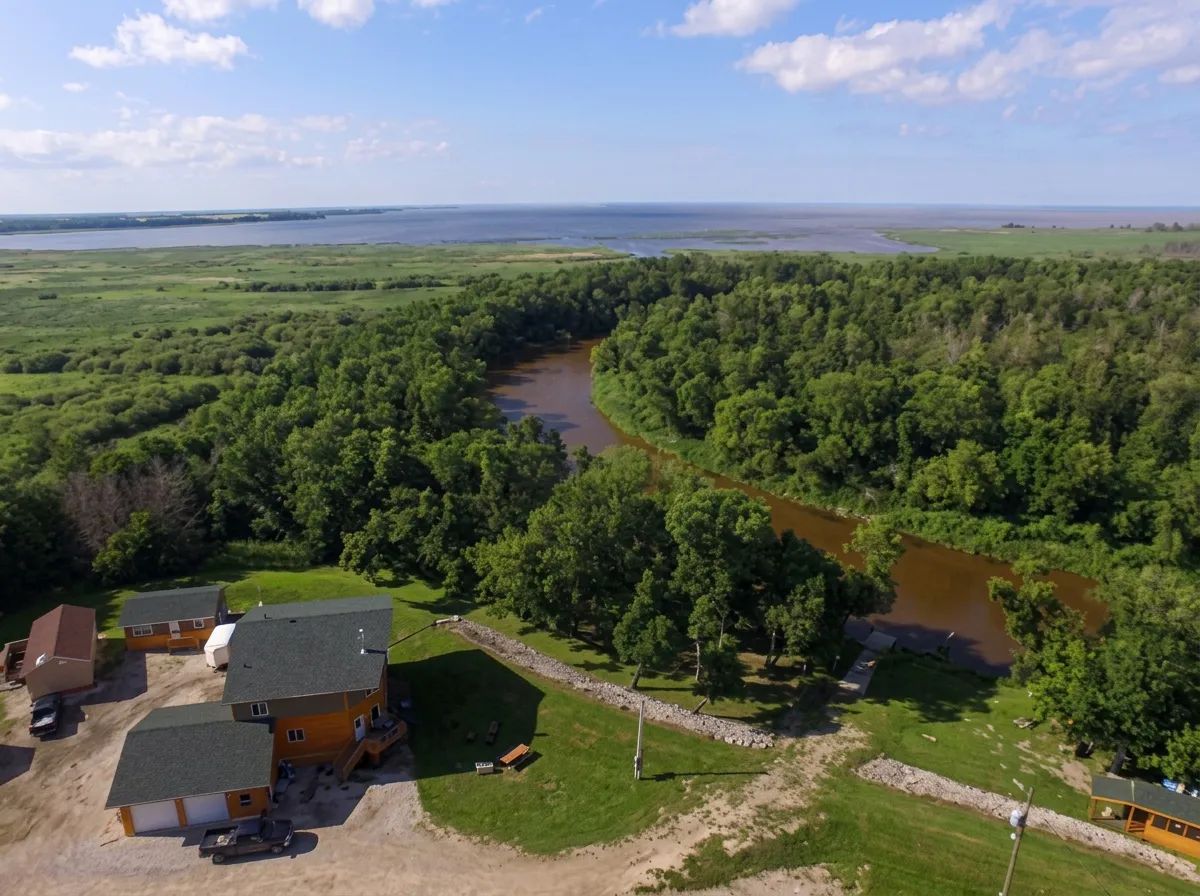 Photo of Riverside Lodge in Parkland, MB