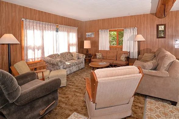 Cabin 1 — Manotak Lodge – Manotak Lodge