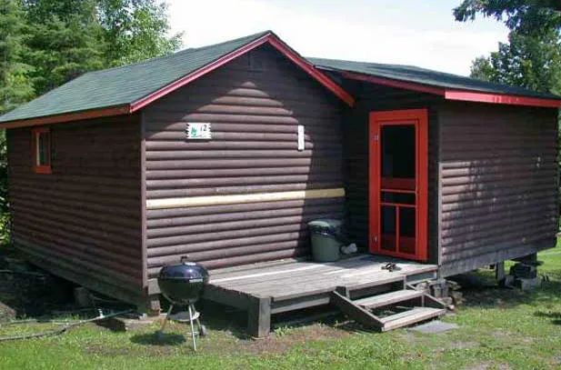 Cabin 12 – Manotak Lodge