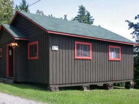 Cabin 14 – Manotak Lodge
