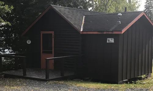 Cabin 8 — Manotak Lodge – Manotak Lodge