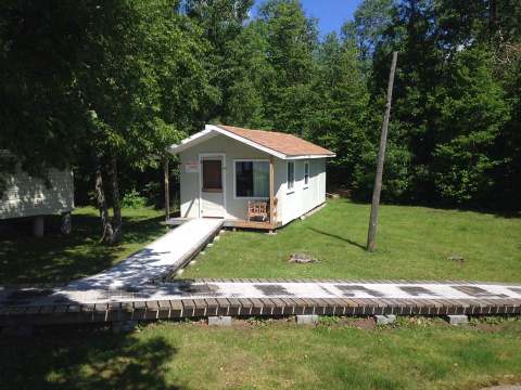 Chalet Squirrel Lodge – Saarela’s Moonlite Bay