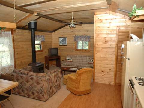 Canada Jay Cottage – Stanley’s Resort