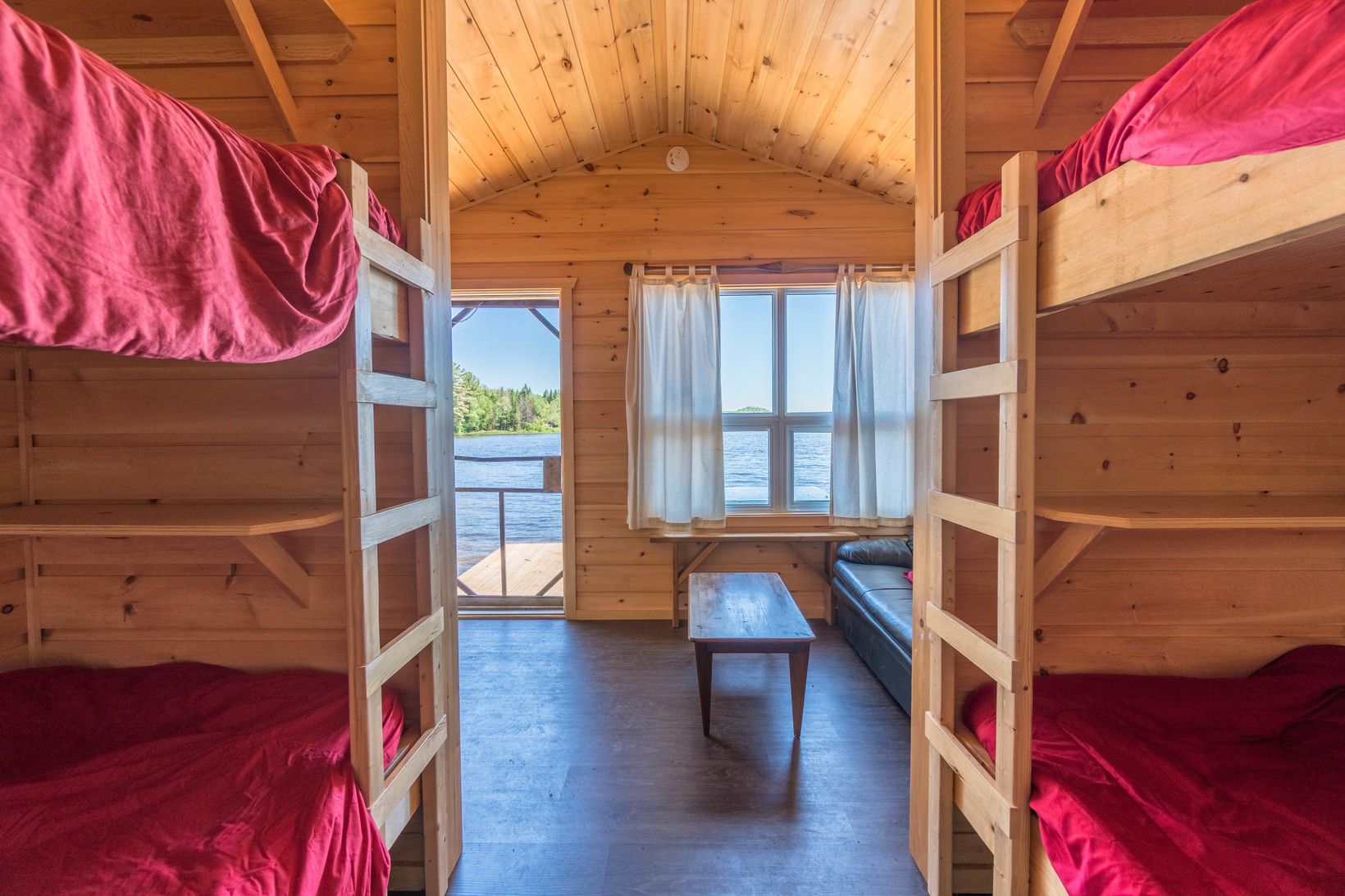 Chalet Lakeside — Voyageur Quest – Voyageur Quest